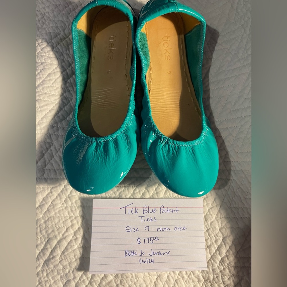 Size 9 Tiek Blue Tieks like new.